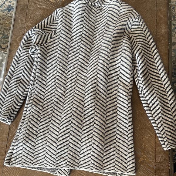 Market & Spruce Striped Chevron Hooded Cardigan in Cream & Black - Picture 3 of 3